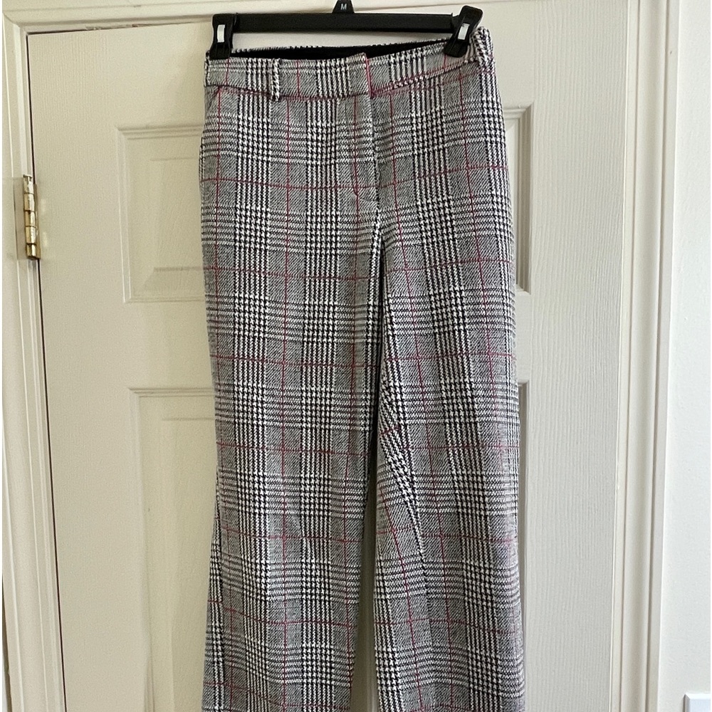 Barely worn, grey plaid, fully lined pant suit slacks, ankle pants